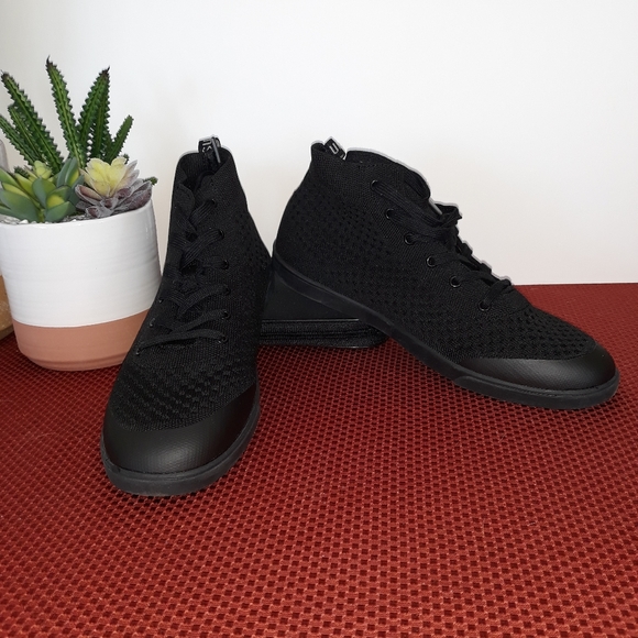 NEW Suavs "Legacy" Black Hi Top Ultrasoft Shoes - Picture 2 of 8